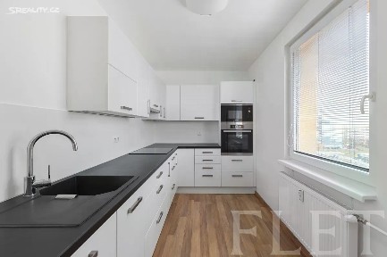 Prodej bytu 4+1 80 m² Zdiměřická, Praha - Chodov