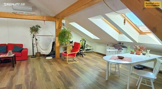 Prodej bytu atypický 78 m² Na Čečeličce, Praha - Smíchov