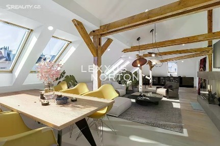 Prodej bytu 5+1 240 m² Buzulucká, Praha - Dejvice