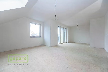 Prodej bytu 6 pokojů a více 160 m² Plzeňská, Praha - Stodůlky
