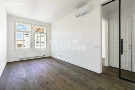 Prodej bytu 3+kk 64 m² Na spojce, Praha - Vršovice
