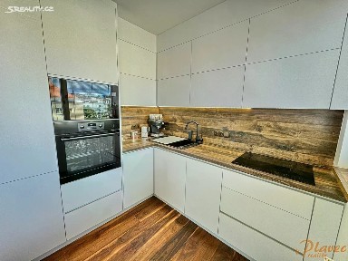 Prodej bytu 2+kk 77 m² Jerevanská, Praha - Vršovice