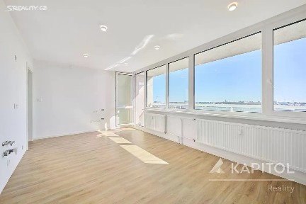 Prodej bytu 2+1 54 m² Hledíková, Praha - Záběhlice