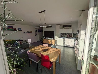 Prodej bytu 3+kk 69 m² Hornoměcholupská, Praha - Hostivař