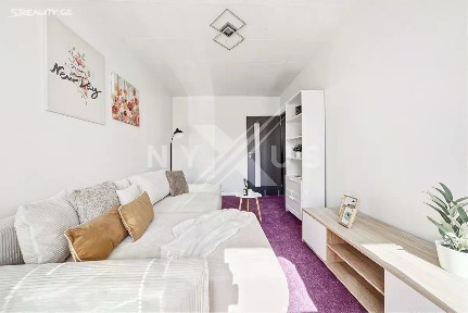 Prodej bytu 3+1 56 m² Veltruská, Praha - Prosek