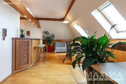 Prodej bytu 4+1 138 m² Vršovické náměstí, Praha - Vršovice