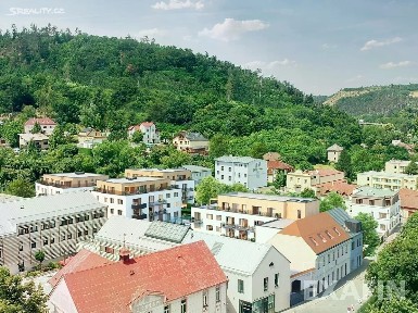 Prodej bytu 2+kk 50 m² náměstí Osvoboditelů, Praha - Radotín