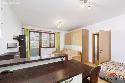 Prodej bytu 1+kk 38 m² Vladycká, Praha - Hostivař