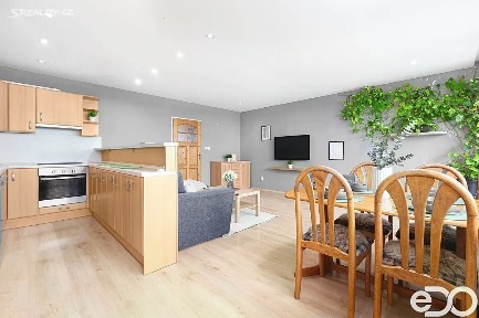Prodej bytu 3+kk 76 m² Libišská, Praha - Kobylisy