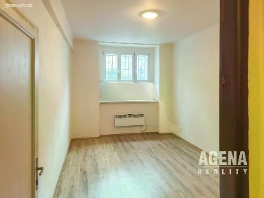 Prodej bytu 1+1 43 m² Petra Rezka, Praha - Nusle