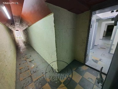 Pronájem obchodního prostoru 180 m²