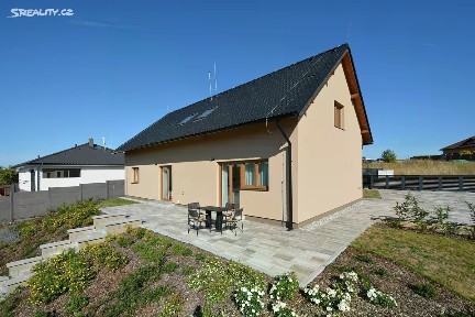 Prodej rodinného domu 207 m², pozemek 1001 m²