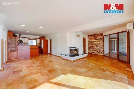 Prodej rodinného domu 271 m², pozemek 551 m²