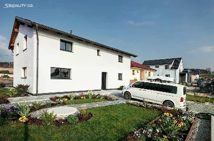 Prodej rodinného domu 155 m², pozemek 832 m²