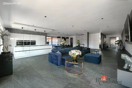 Prodej rodinného domu 268 m², pozemek 720 m²