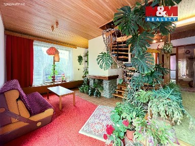 Prodej rodinného domu 245 m², pozemek 2047 m²