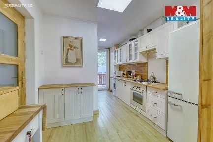Prodej rodinného domu 250 m², pozemek 1171 m²