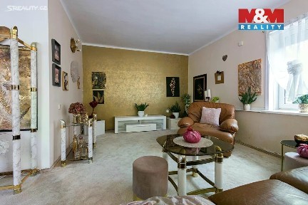 Prodej rodinného domu 300 m², pozemek 1838 m²