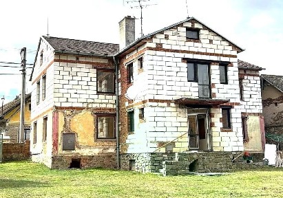 Prodej rodinného domu 270 m², pozemek 1495 m²