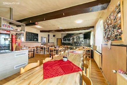 Prodej rodinného domu 180 m², pozemek 1932 m²