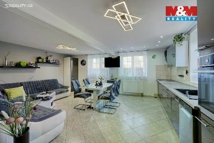 Prodej rodinného domu 225 m², pozemek 570 m²