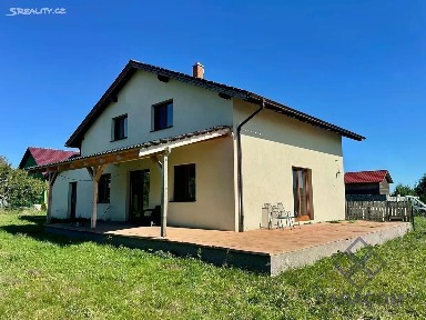 Prodej rodinného domu 195 m², pozemek 1177 m²