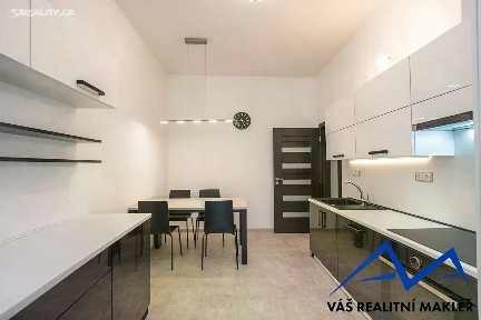 Prodej bytu 3+1 93 m² náměstí Msgre Šrámka, Ostrava - Moravská Ostrava