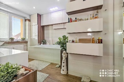 Prodej bytu 2+kk 79 m² Vrázova, Ostrava - Vítkovice