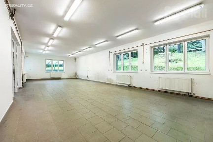 Prodej obchodního prostoru 670 m²
