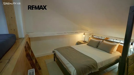 Prodej bytu 2+kk 48 m² Komenského, Hradec Králové