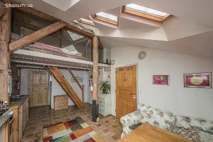 Prodej bytu 3+kk 53 m² Komenského, Hradec Králové