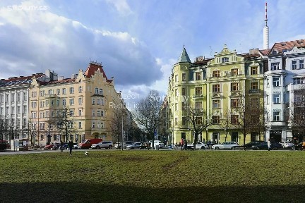 Pronájem bytu 3+kk 156 m² náměstí Jiřího z Poděbrad, Praha - Vinohrady