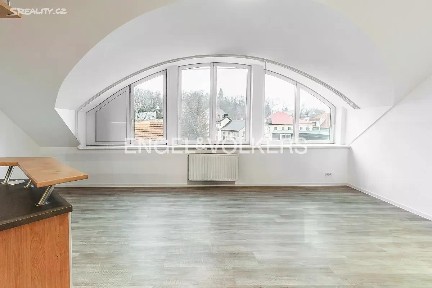 Pronájem bytu 3+kk 93 m² V Holešovičkách, Praha - Libeň