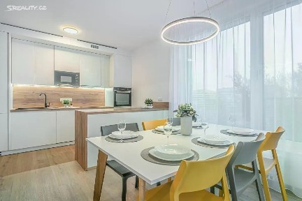 Pronájem bytu 2+kk 55 m² Litoměřická, Praha - Prosek