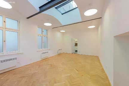 Pronájem komerční nemovitosti 50 m² U milosrdných, Praha - Staré Město