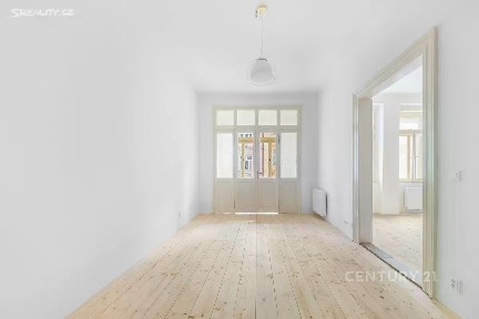 Pronájem bytu 2+kk 53 m² Sezimova, Praha - Nusle
