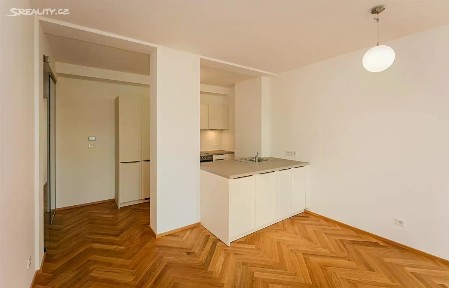 Pronájem bytu 3+kk 85 m² Seifertova, Praha - Žižkov