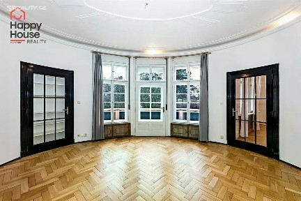 Pronájem bytu 6 pokojů a více 246 m² Slunná, Praha - Střešovice