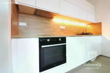 Pronájem bytu 1+kk 40 m² Vorařská, Praha - Modřany