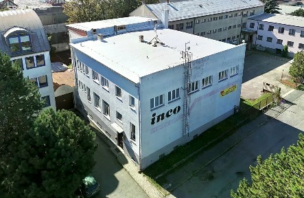 Prodej kanceláře 1600 m²