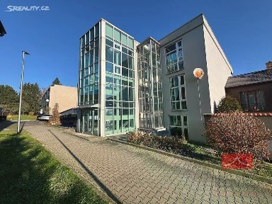 Prodej komerční nemovitosti 1000 m²