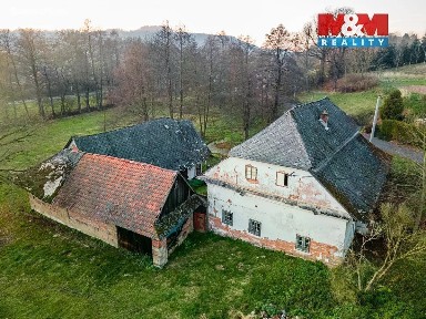 Prodej rodinného domu 323 m², pozemek 5424 m²