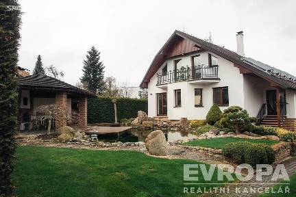 Prodej rodinného domu 226 m², pozemek 660 m²