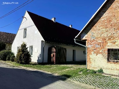 Prodej rodinného domu 377 m², pozemek 1962 m²