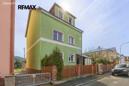V. Meerwalda, Karlovy Vary - Dvory