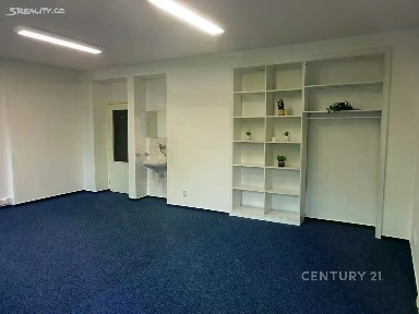 Pronájem kanceláře 32 m² Pod Šternberkem, Zlín - Louky