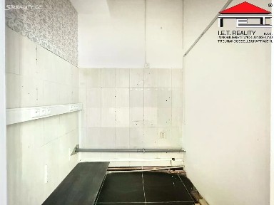 Pronájem skladového prostoru 16 m²