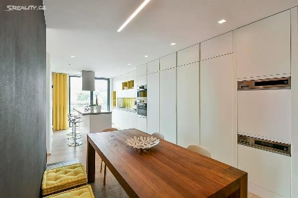 Pronájem bytu 3+kk 113 m² Na Petynce, Praha - Břevnov