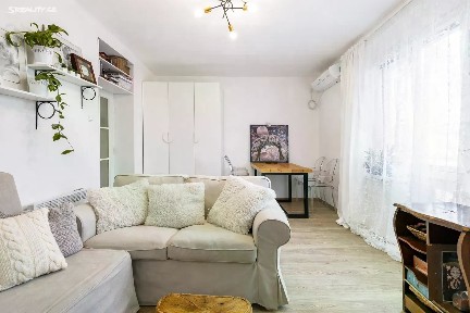 Pronájem bytu 1+kk 30 m² Biskupcova, Praha - Žižkov