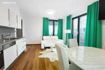 Pronájem bytu 3+kk 102 m² K Sídlišti, Praha - Nusle
